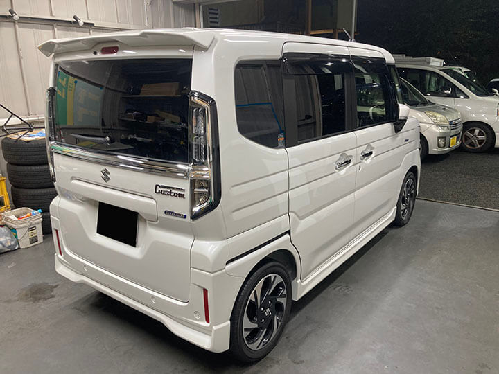 令和6年スペーシアカスタムのカーフィルム施工後の右後ろ
